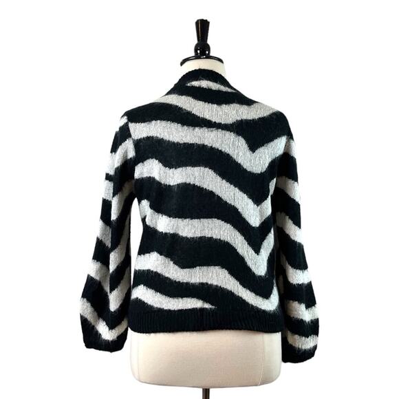 Who What Wear Sweater Crew Neck Fuzzy Zebra Black Gray Women’s Size XL - Picture 5 of 12
